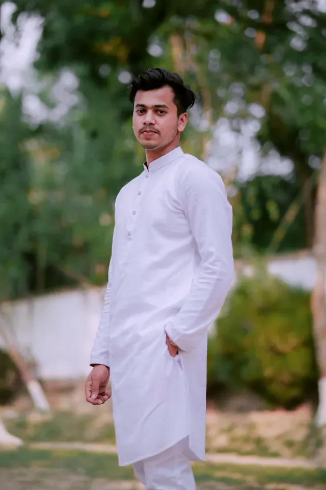 ক্রিসেন্ট ঐতিহ্যবাহী পোশাক